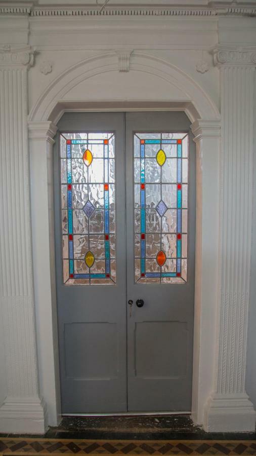 מלון יוגאל Abbey View House מראה חיצוני תמונה