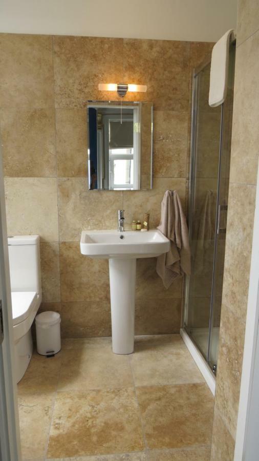 מלון יוגאל Abbey View House מראה חיצוני תמונה
