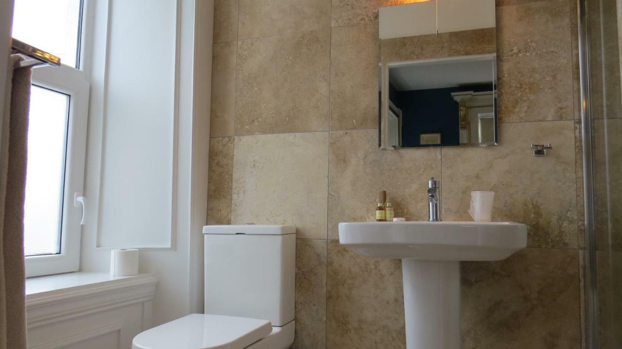 מלון יוגאל Abbey View House מראה חיצוני תמונה